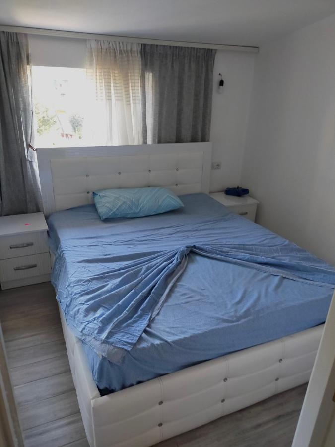 Mimoza Appartament Golem  Kültér fotó